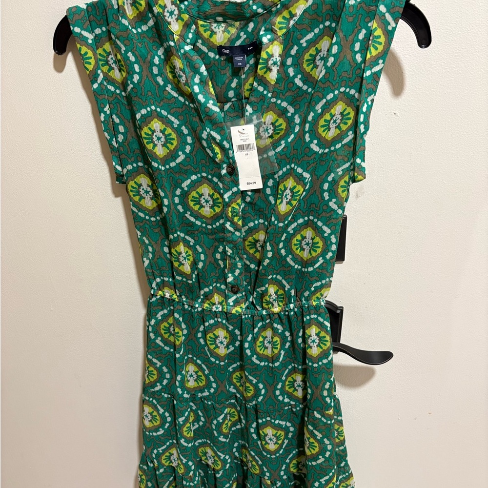 Gap sleeveless v neck lined dress